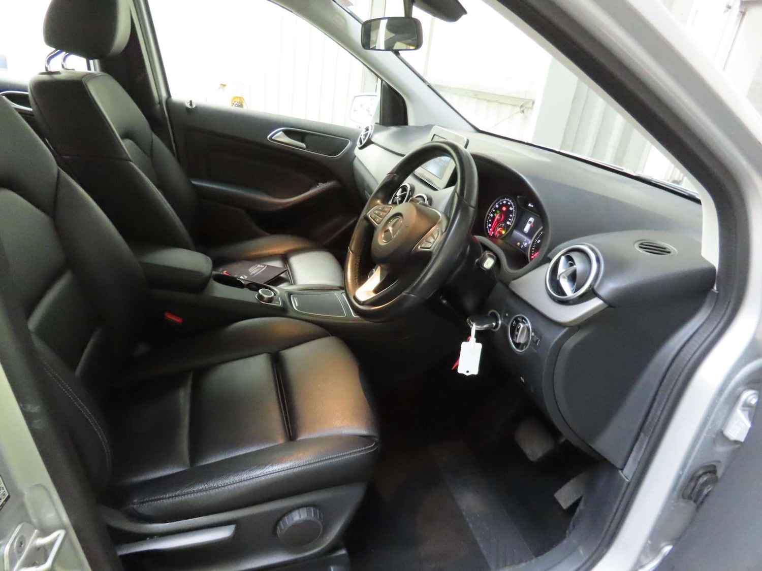 Used Mercedes-Benz B Class 2017 for sale - 77931934: Photo 16