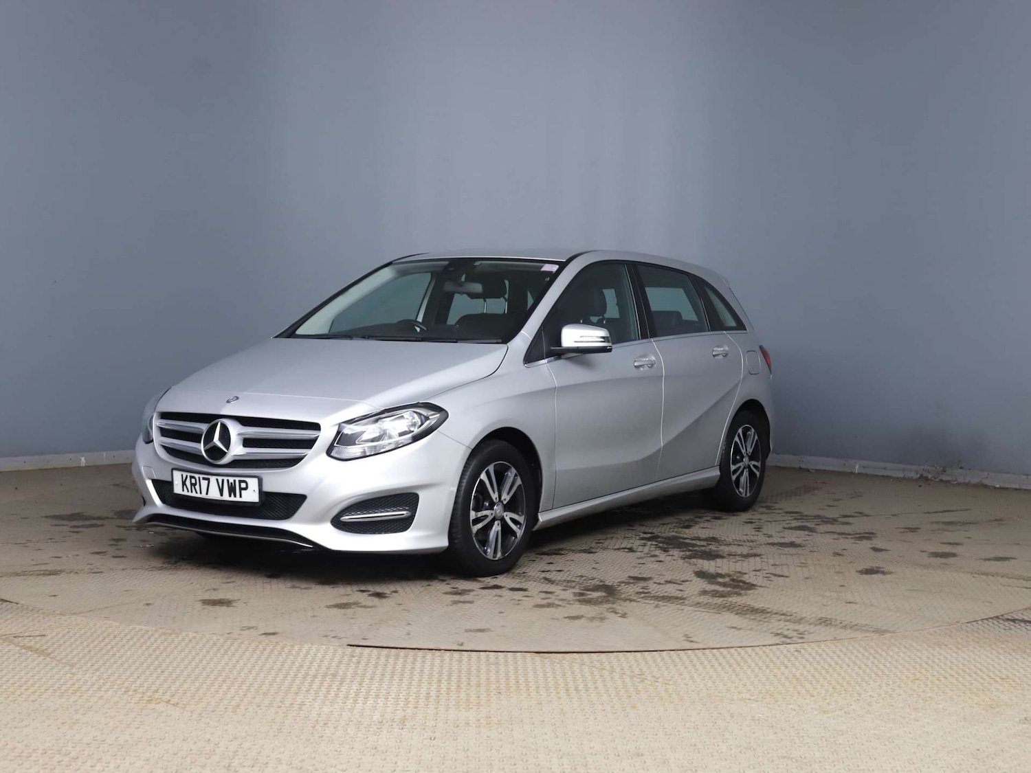 Used Mercedes-Benz B Class 2017 for sale - 77931934: Photo 5