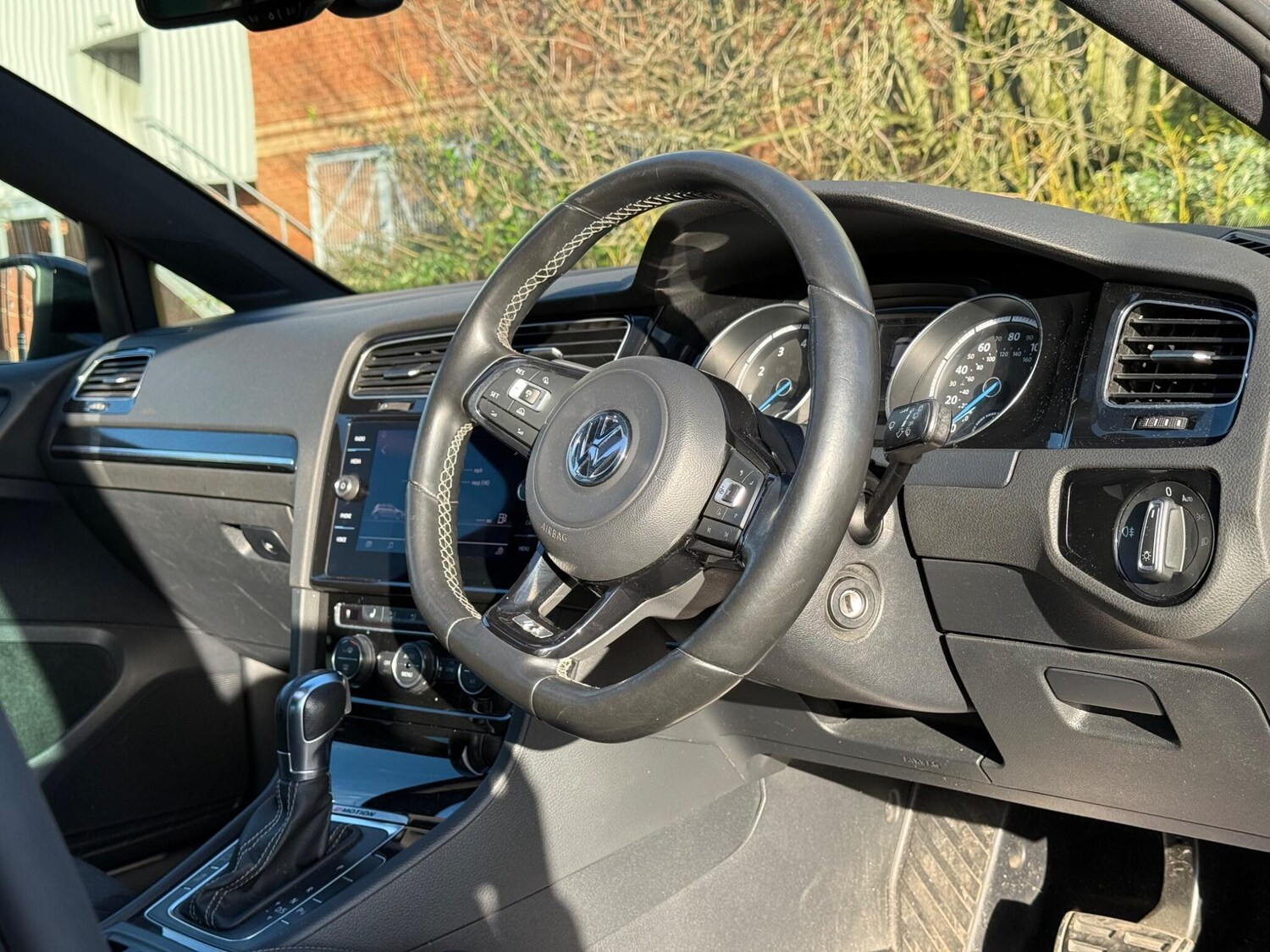 Used Volkswagen Golf 2015 for sale - 76596963: Photo 31