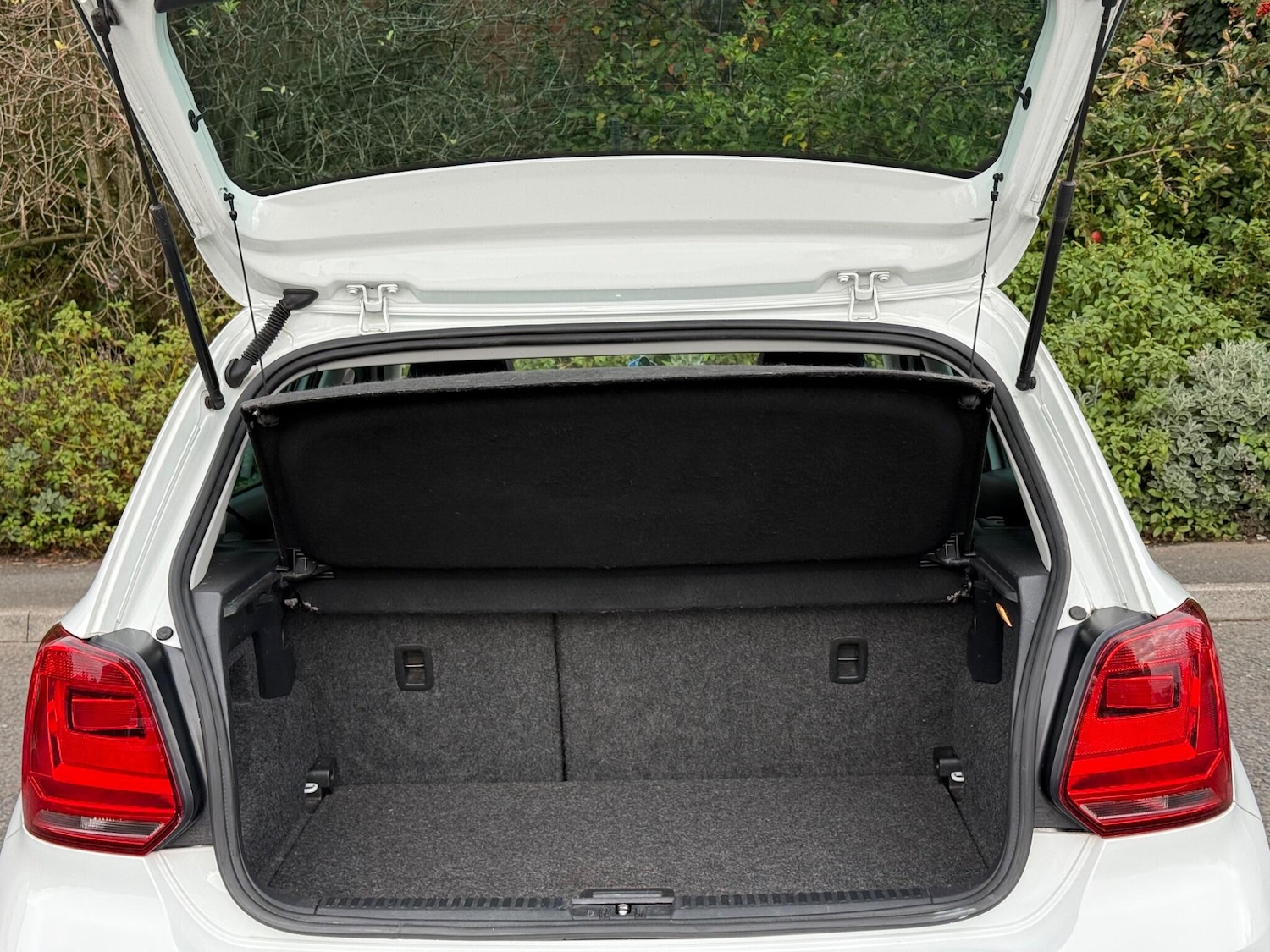 Used Volkswagen Polo 2015 for sale - 76408633: Photo 12