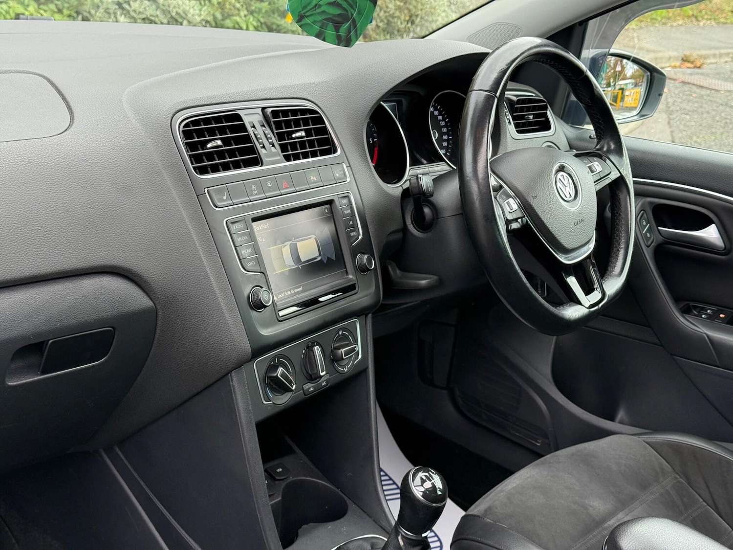 Used Volkswagen Polo 2015 for sale - 76408633: Photo 28