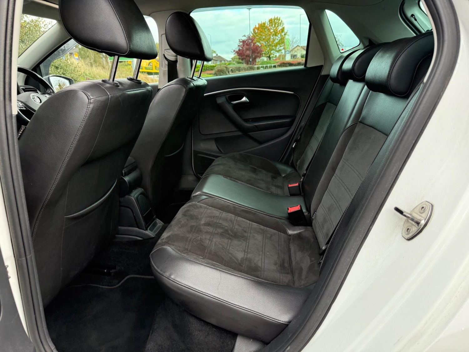 Used Volkswagen Polo 2015 for sale - 76408633: Photo 30