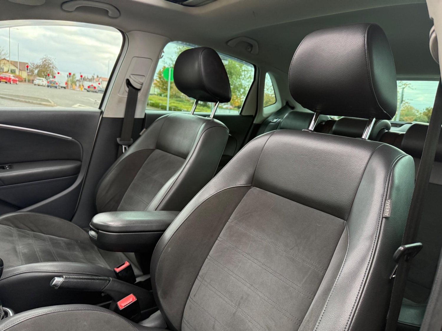 Used Volkswagen Polo 2015 for sale - 76408633: Photo 31