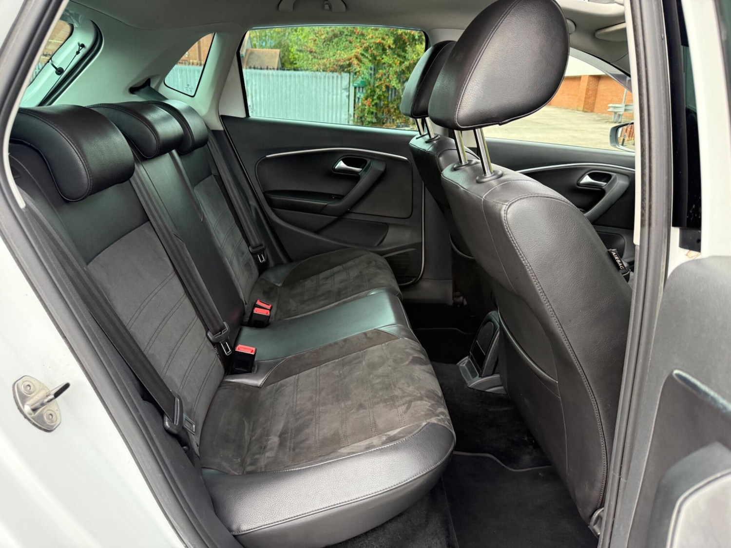 Used Volkswagen Polo 2015 for sale - 76408633: Photo 34