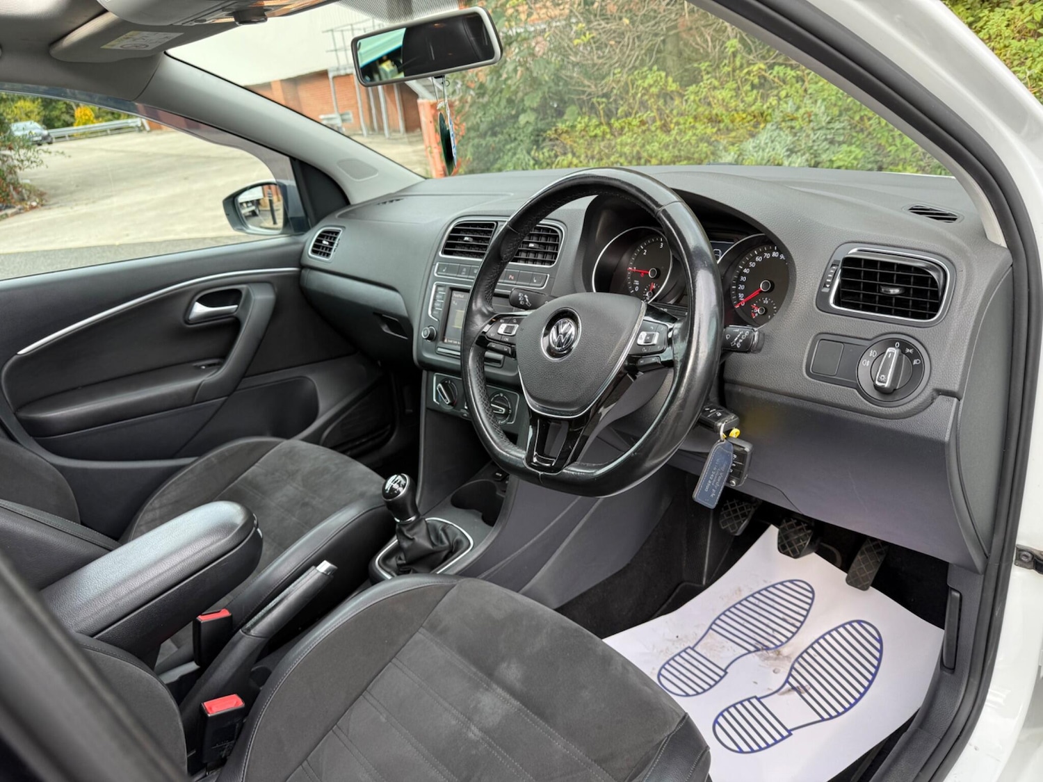 Used Volkswagen Polo 2015 for sale - 76408633: Photo 37