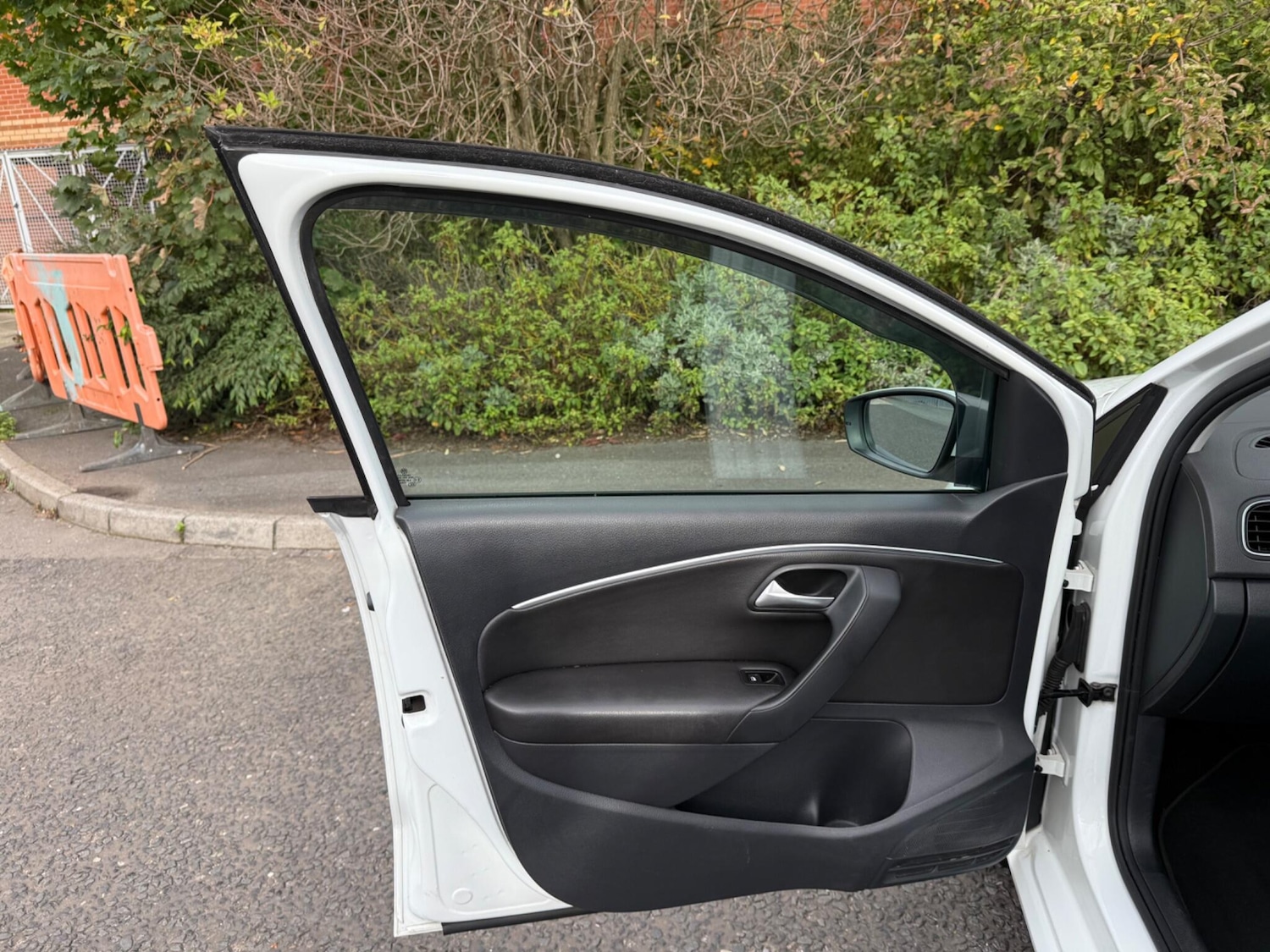 Used Volkswagen Polo 2015 for sale - 76408633: Photo 40