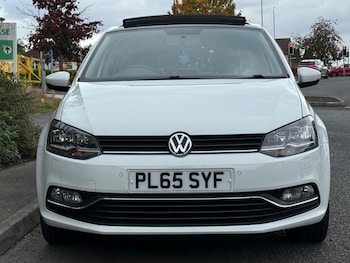 Used Volkswagen Polo 2015 for sale - 76408633: Photo