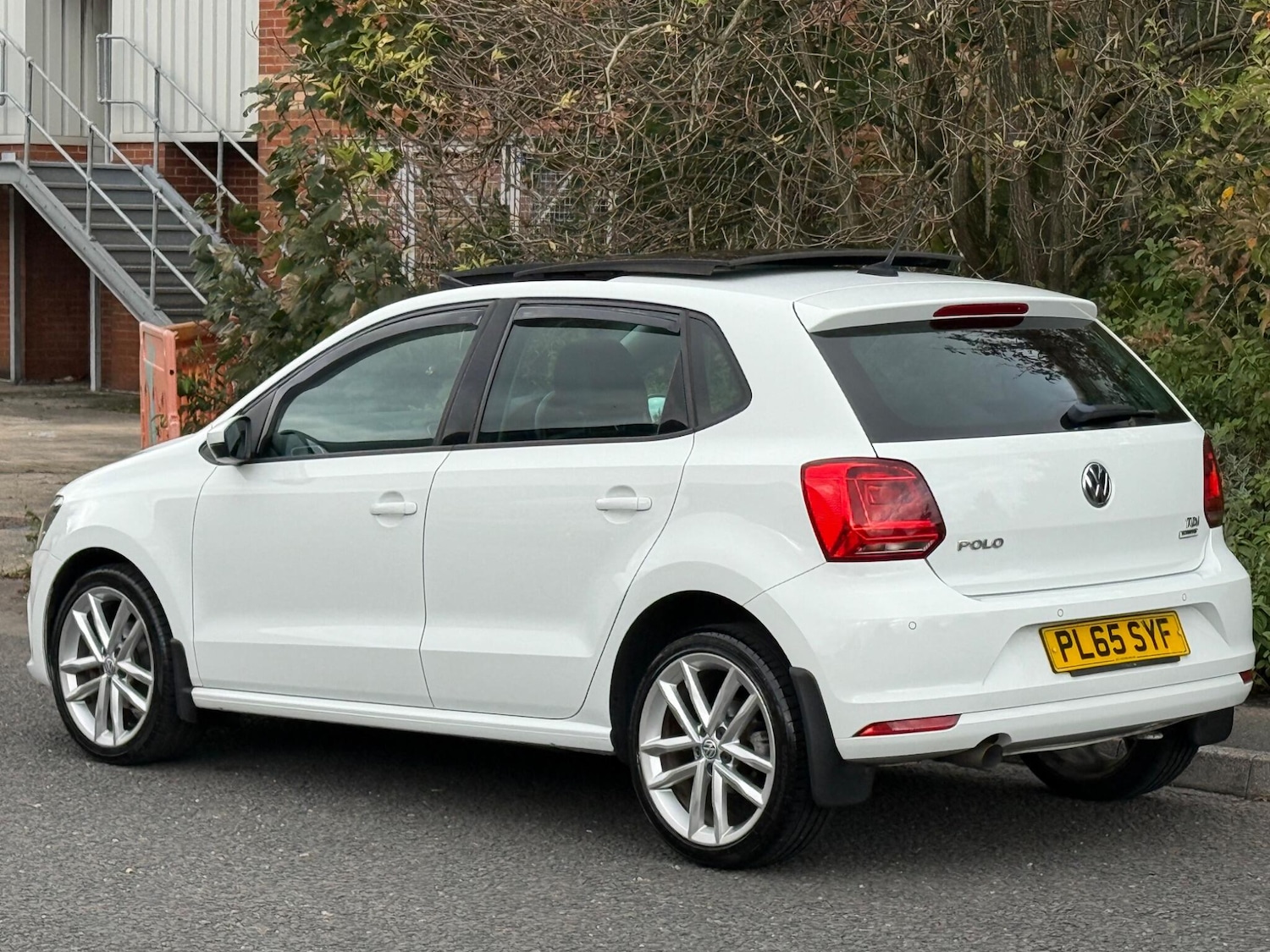 Used Volkswagen Polo 2015 for sale - 76408633: Photo 6