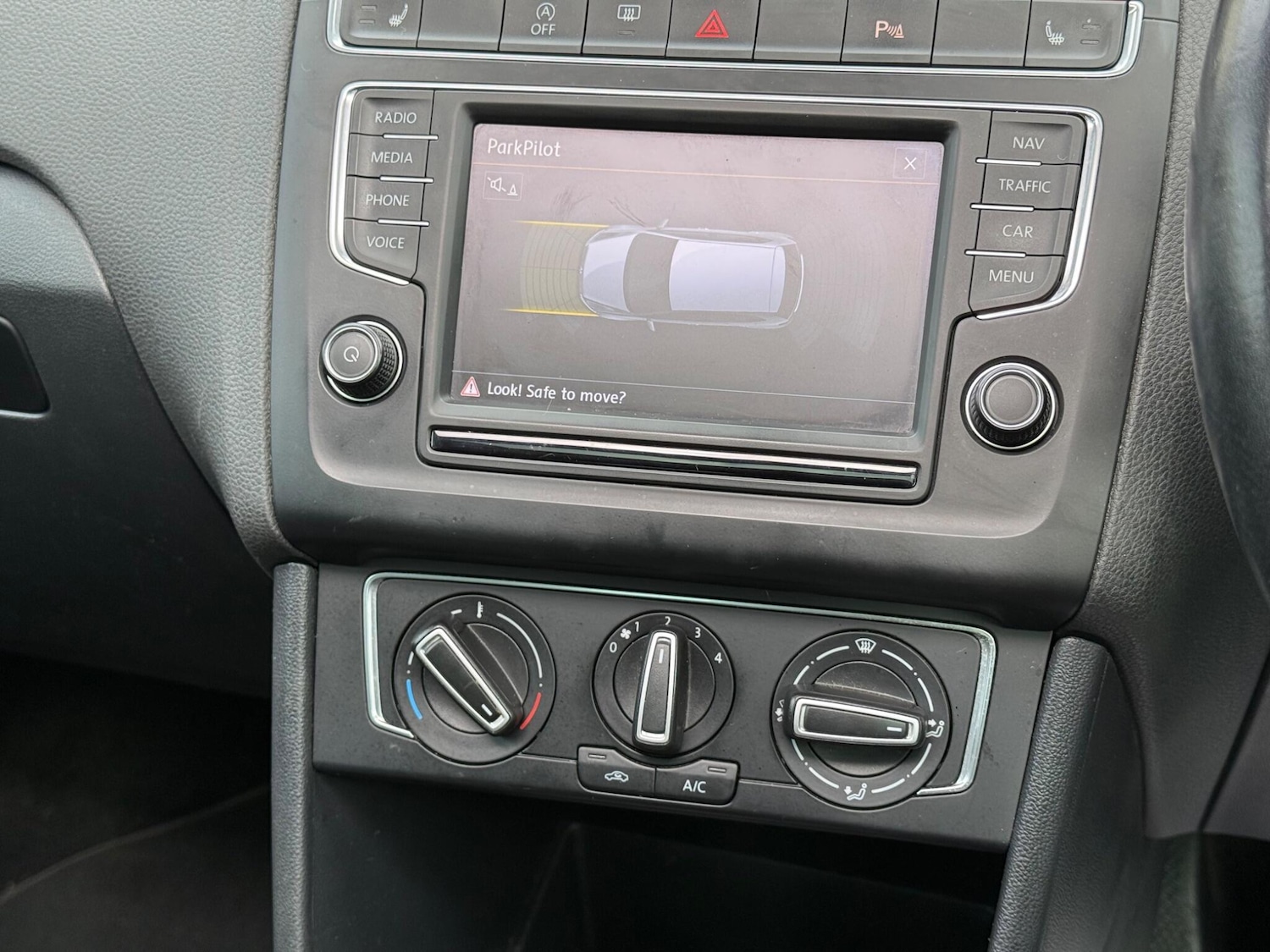 Used Volkswagen Polo 2015 for sale - 76408633: Photo 60