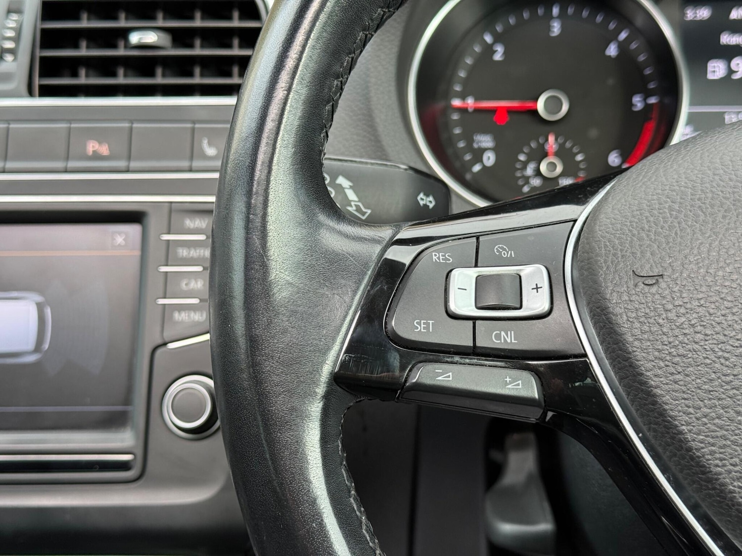 Used Volkswagen Polo 2015 for sale - 76408633: Photo 67