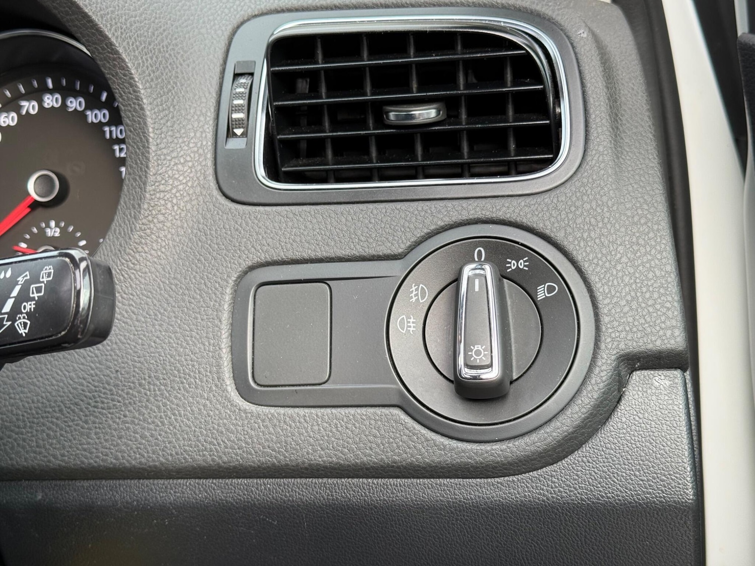 Used Volkswagen Polo 2015 for sale - 76408633: Photo 69