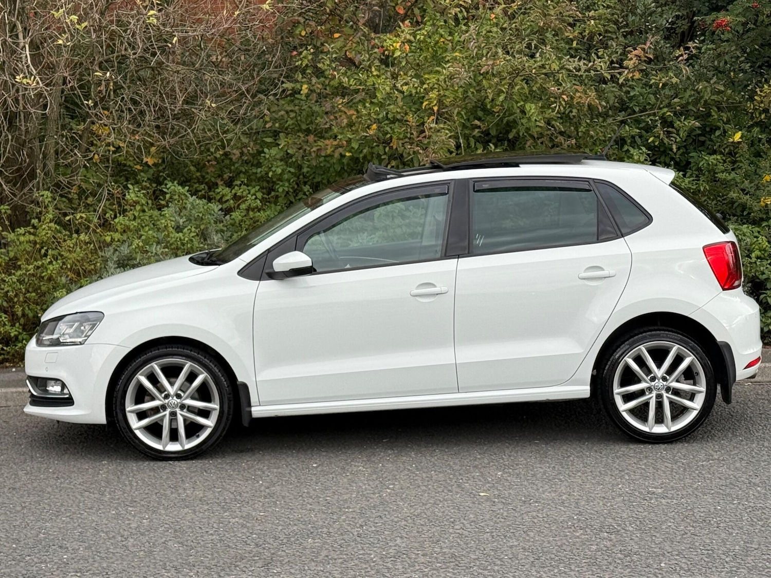 Used Volkswagen Polo 2015 for sale - 76408633: Photo 7