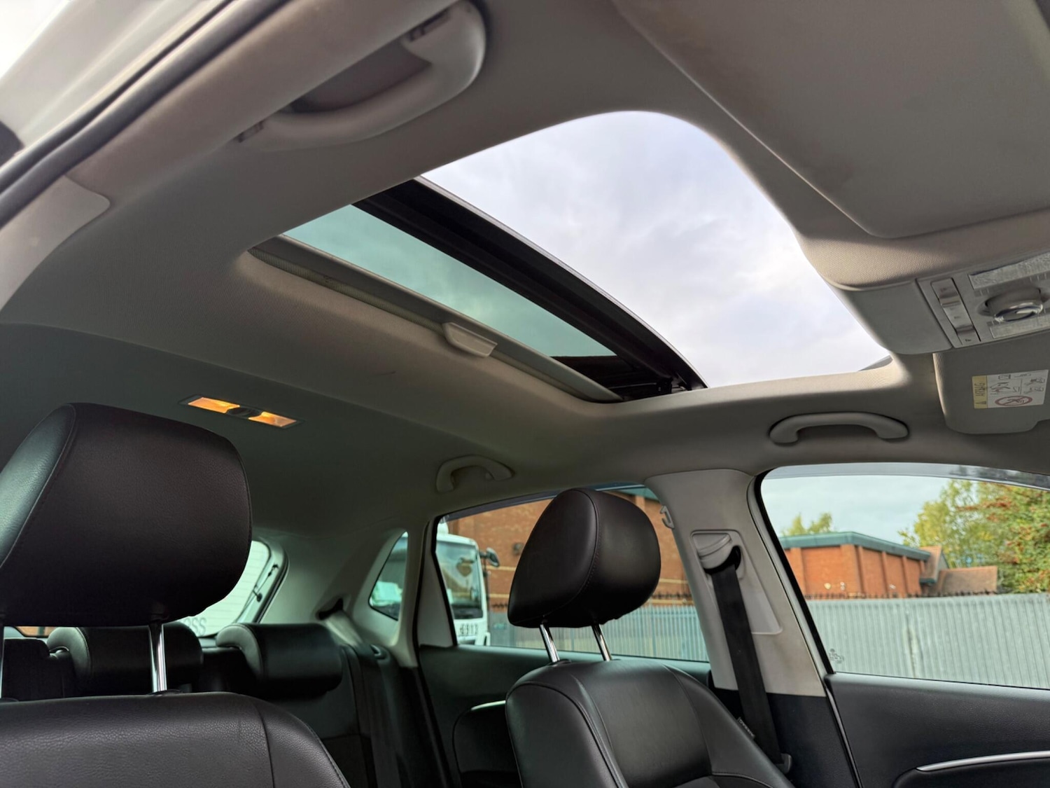 Used Volkswagen Polo 2015 for sale - 76408633: Photo 72