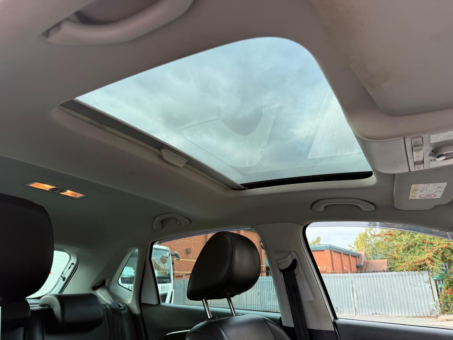 Used Volkswagen Polo 2015 for sale - 76408633: Photo 77