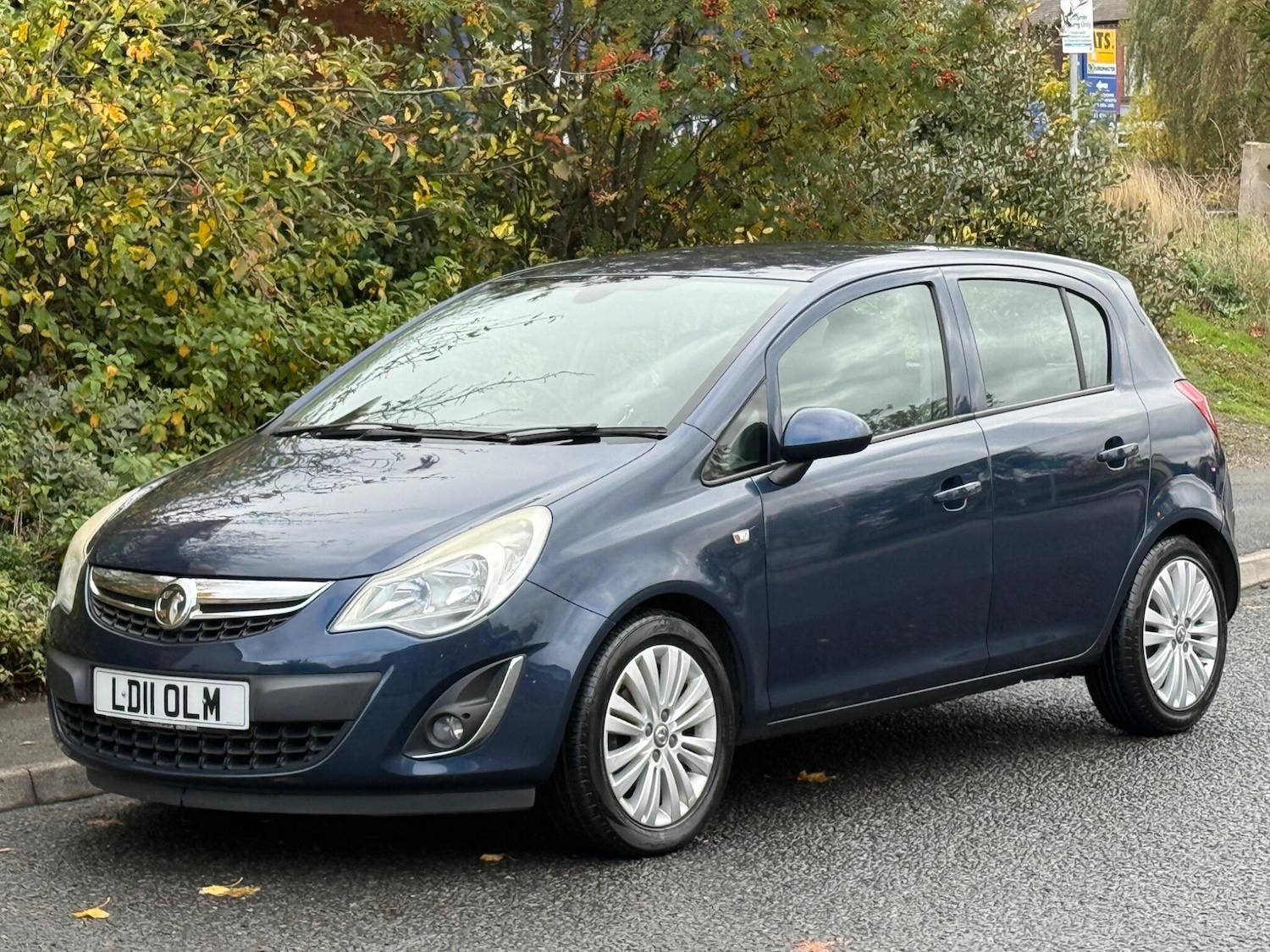 Used Vauxhall Corsa 2011 for sale - 76409445: Photo 2
