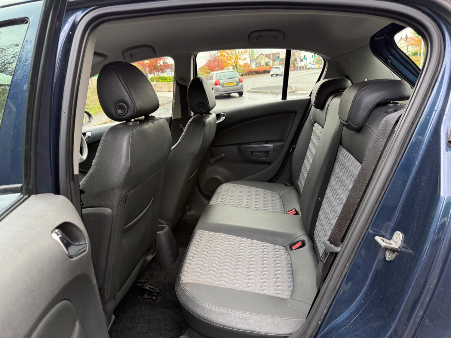 Used Vauxhall Corsa 2011 for sale - 76409445: Photo 30