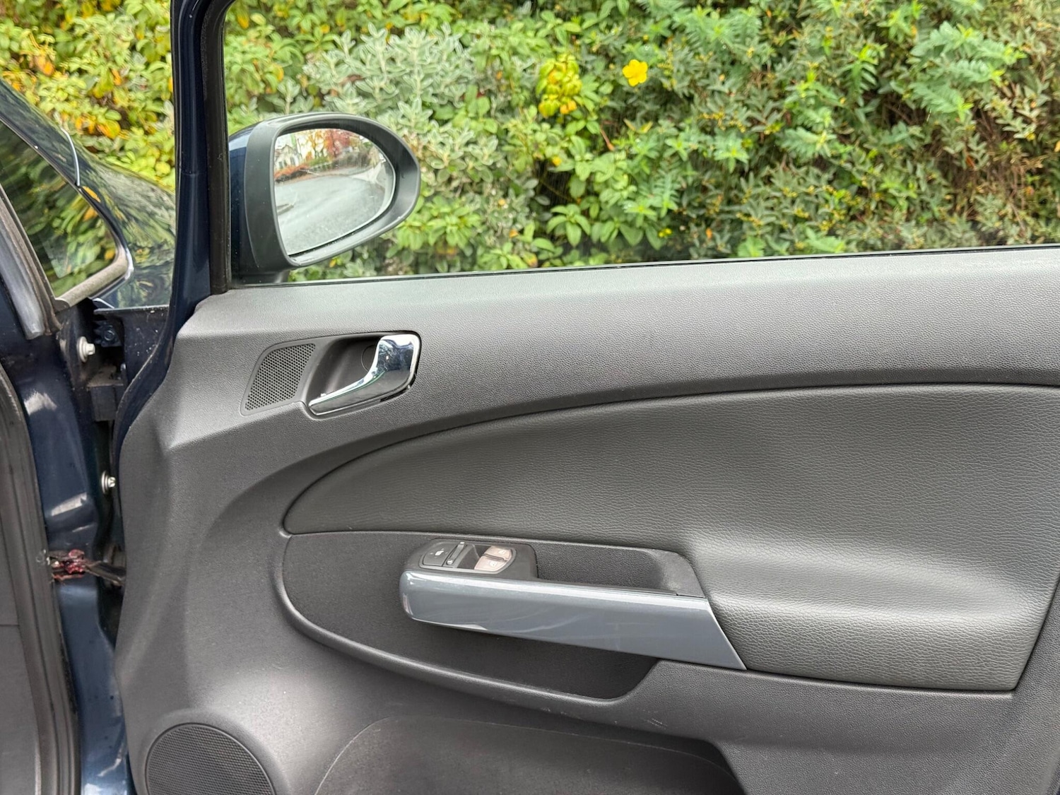 Used Vauxhall Corsa 2011 for sale - 76409445: Photo 42