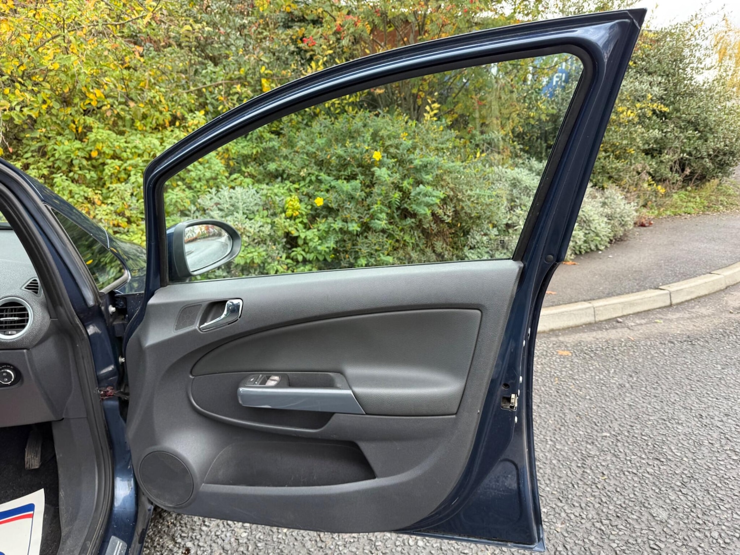 Used Vauxhall Corsa 2011 for sale - 76409445: Photo 43