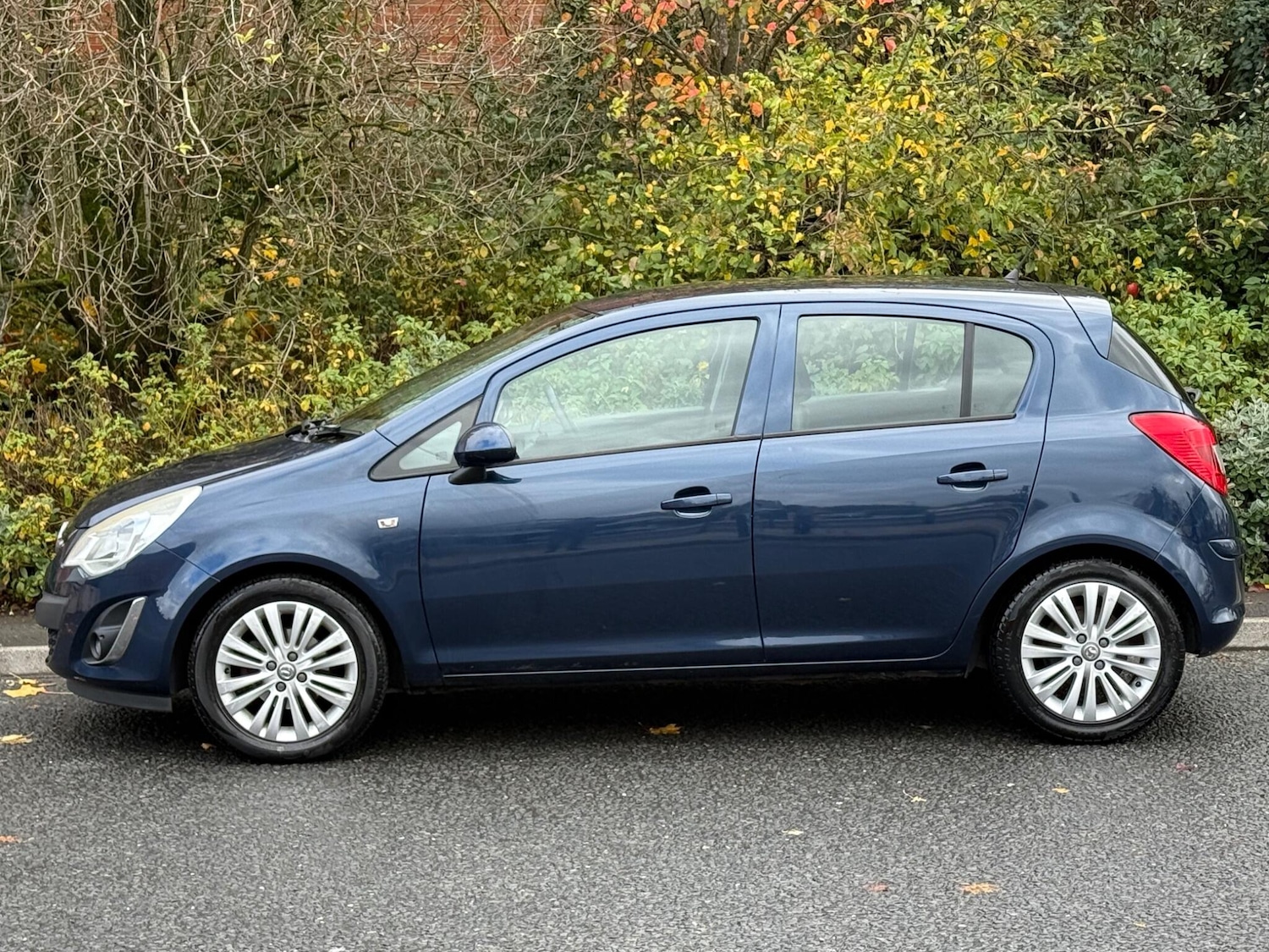Used Vauxhall Corsa 2011 for sale - 76409445: Photo 5