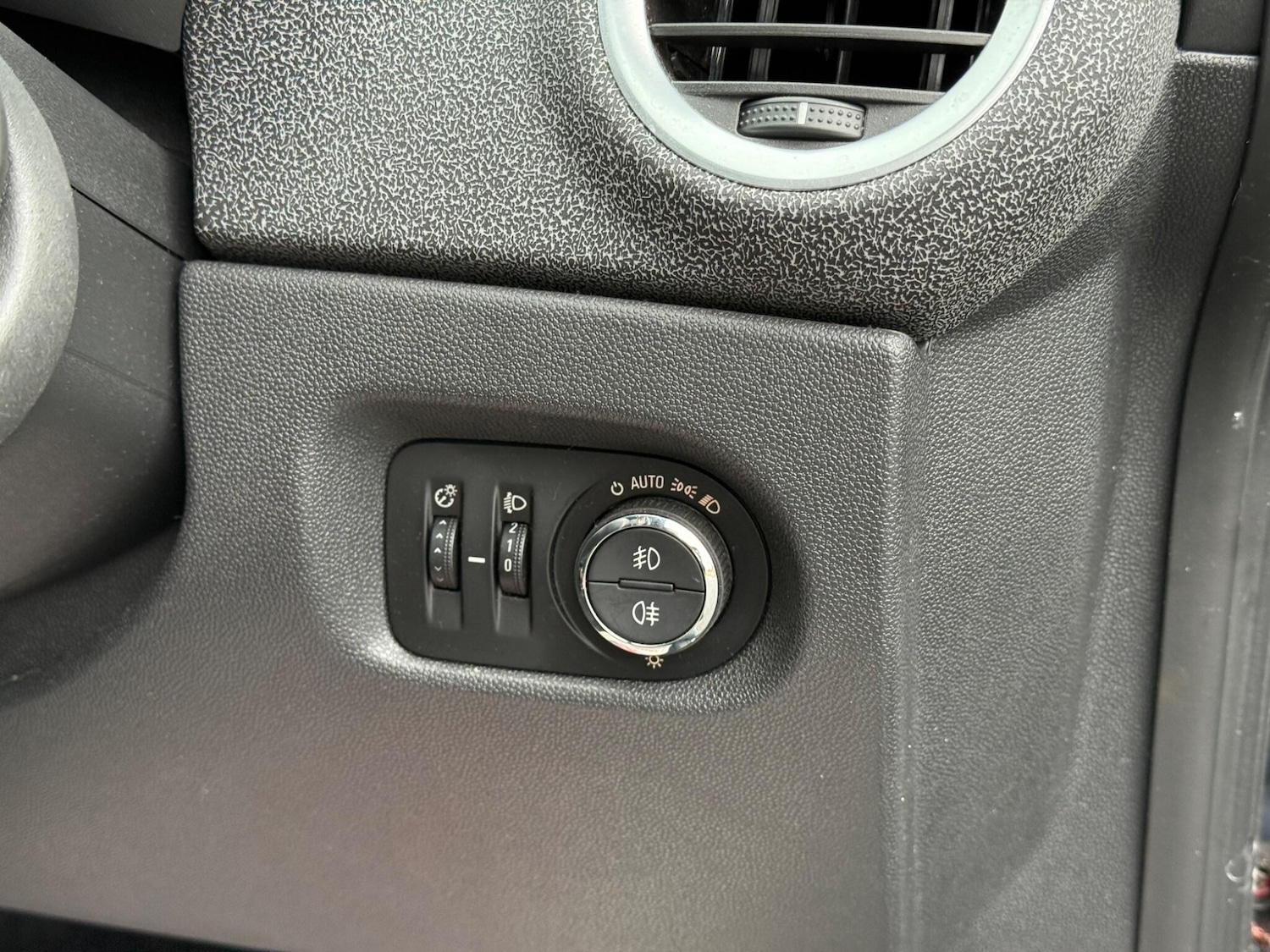 Used Vauxhall Corsa 2011 for sale - 76409445: Photo 57