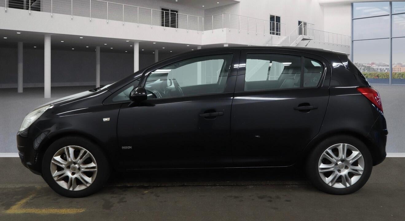 Used Vauxhall Corsa 2009 for sale - 77021064: Photo 2