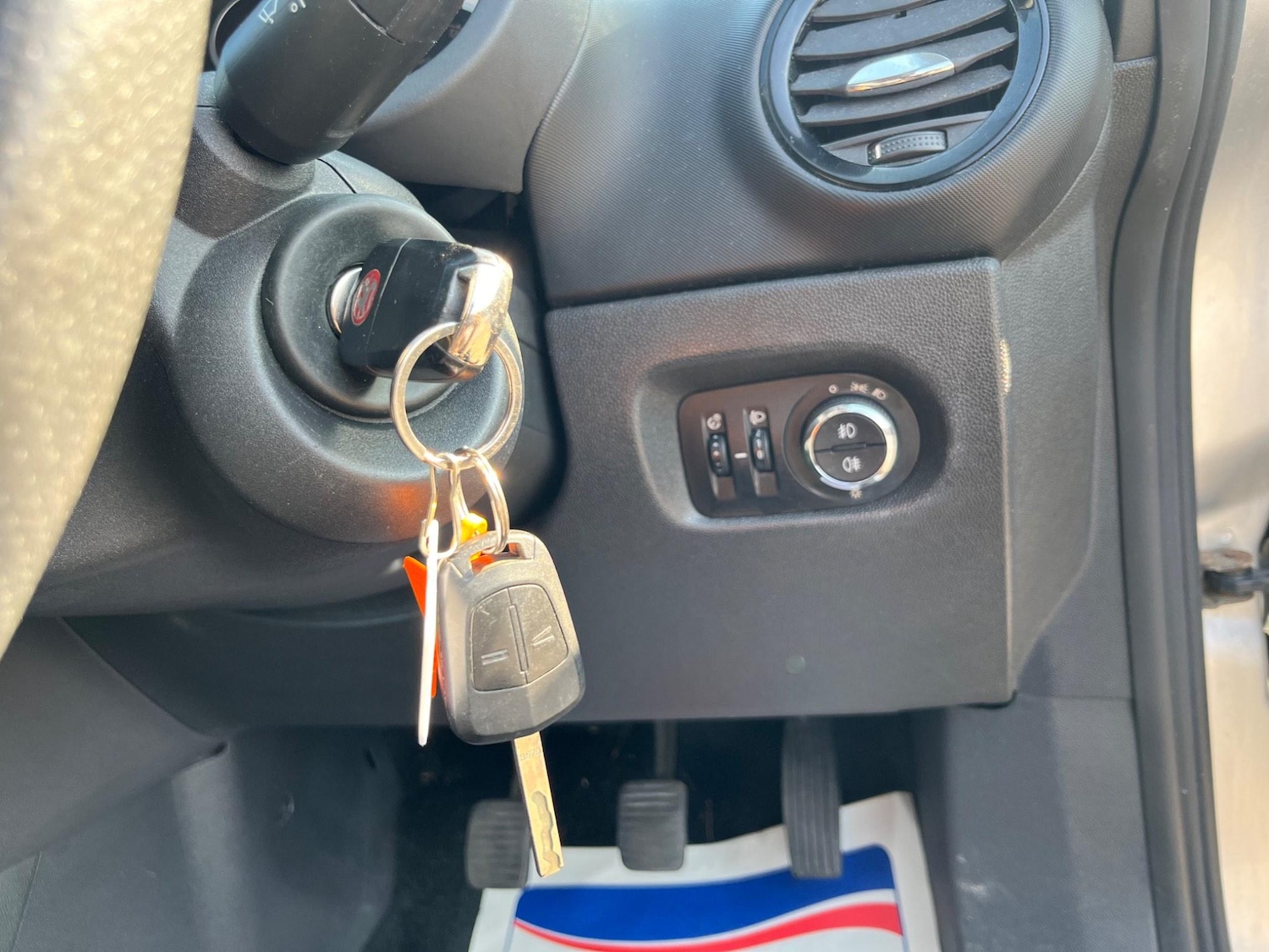 Used Vauxhall Corsa 2010 for sale - 76408740: Photo 38