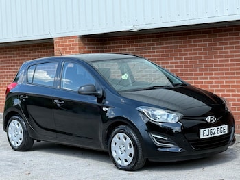 Used Hyundai i20 2012 for sale - 76409087: Photo