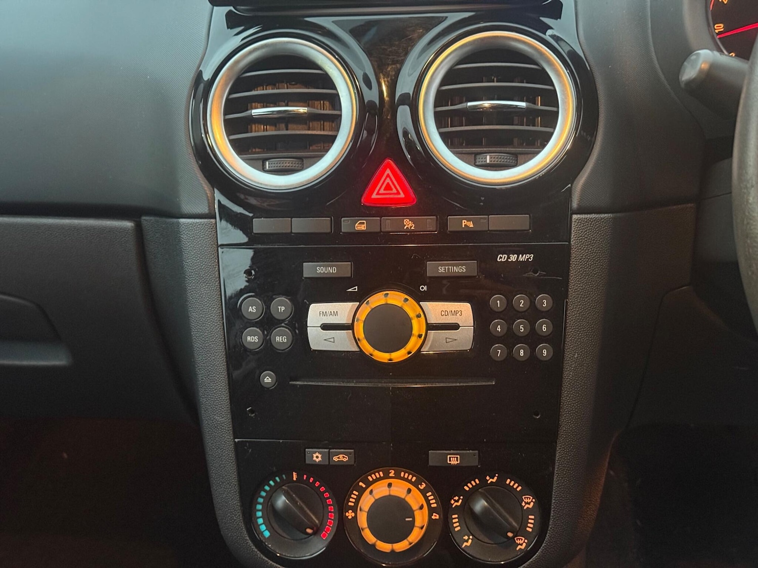 Used Vauxhall Corsa 2007 for sale - 76839473: Photo 35