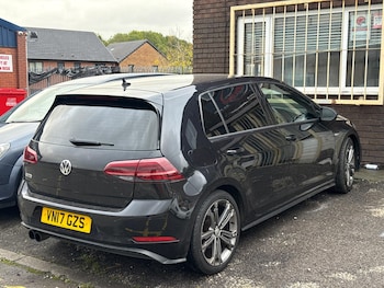 Volkswagen - Golf