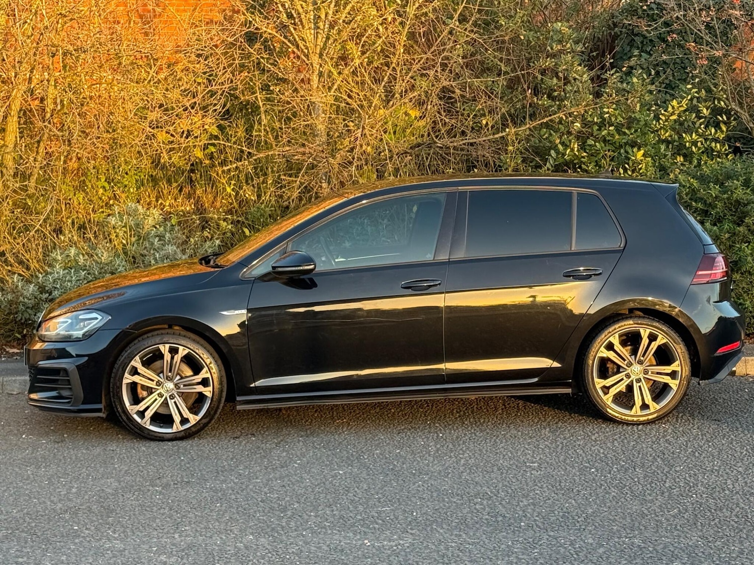 Used Volkswagen Golf 2017 for sale - 76408950: Photo 4