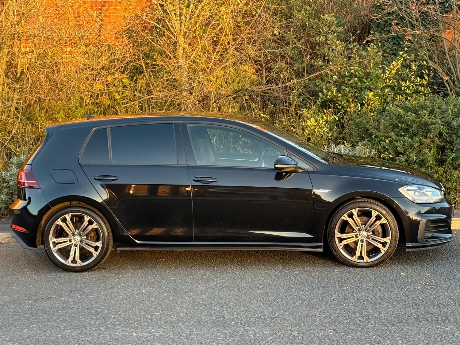 Used Volkswagen Golf 2017 for sale - 76408950: Photo 7
