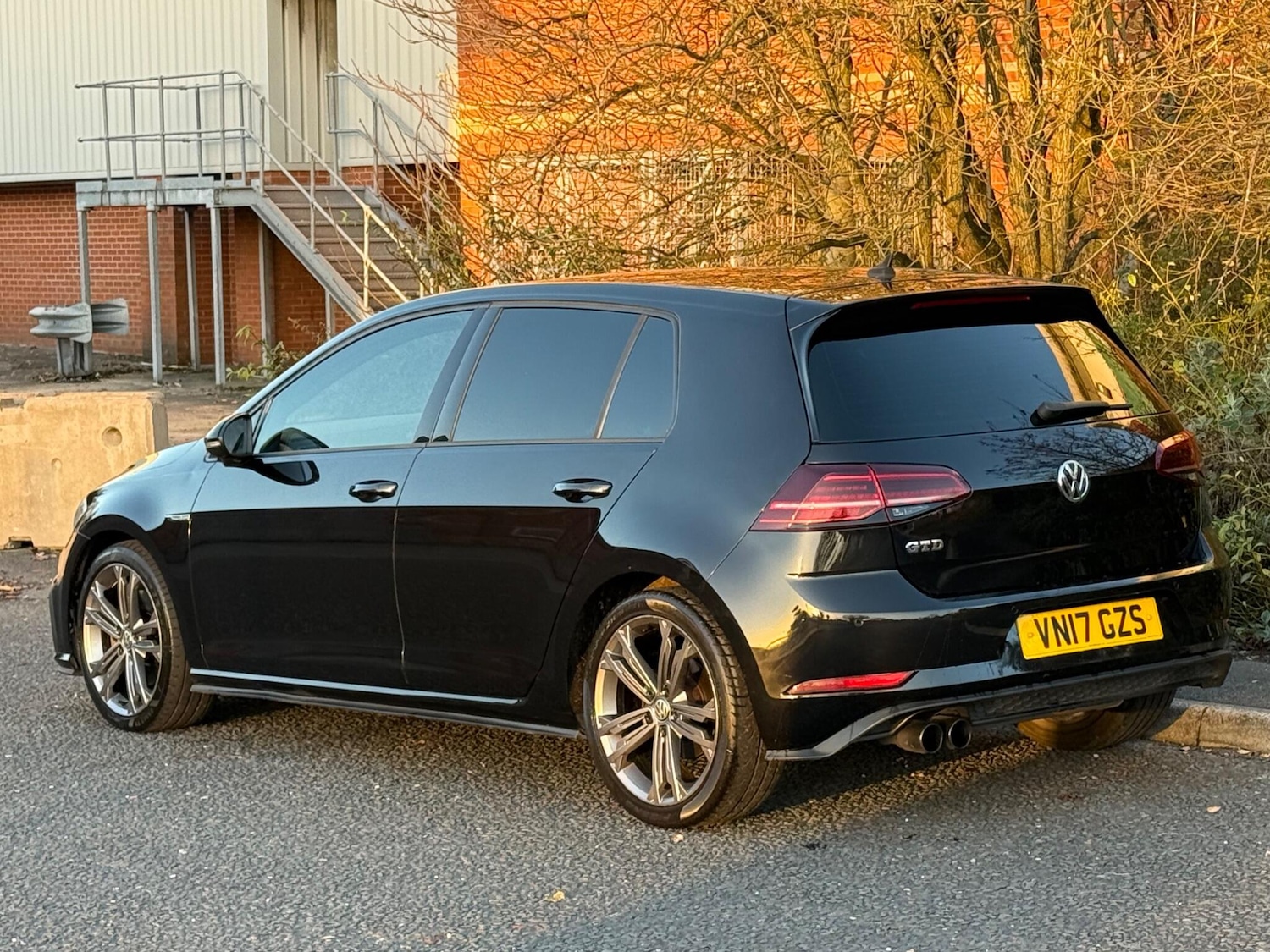 Used Volkswagen Golf 2017 for sale - 76408950: Photo 9