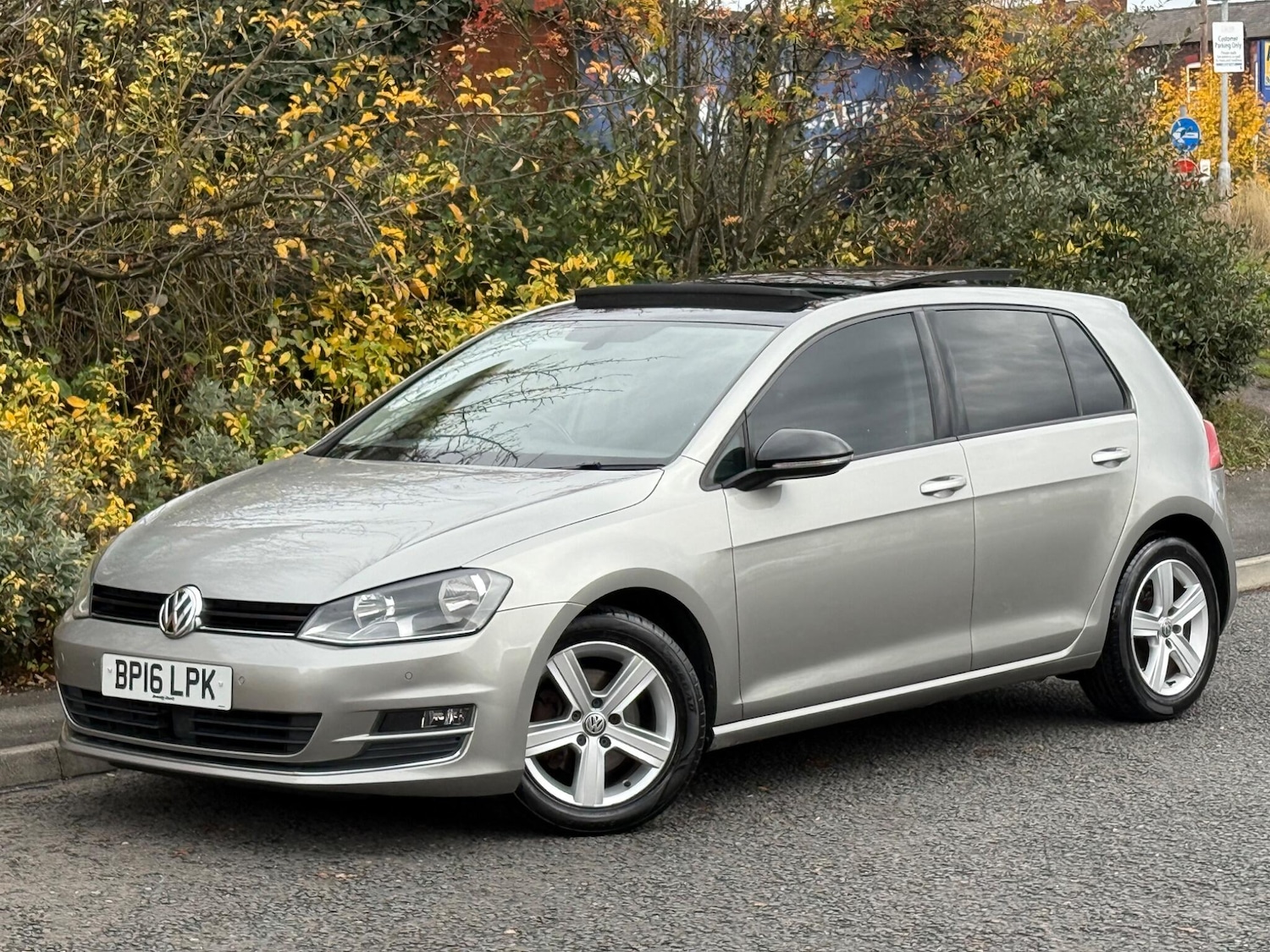Used Volkswagen Golf 2016 for sale - 76484305: Photo 1