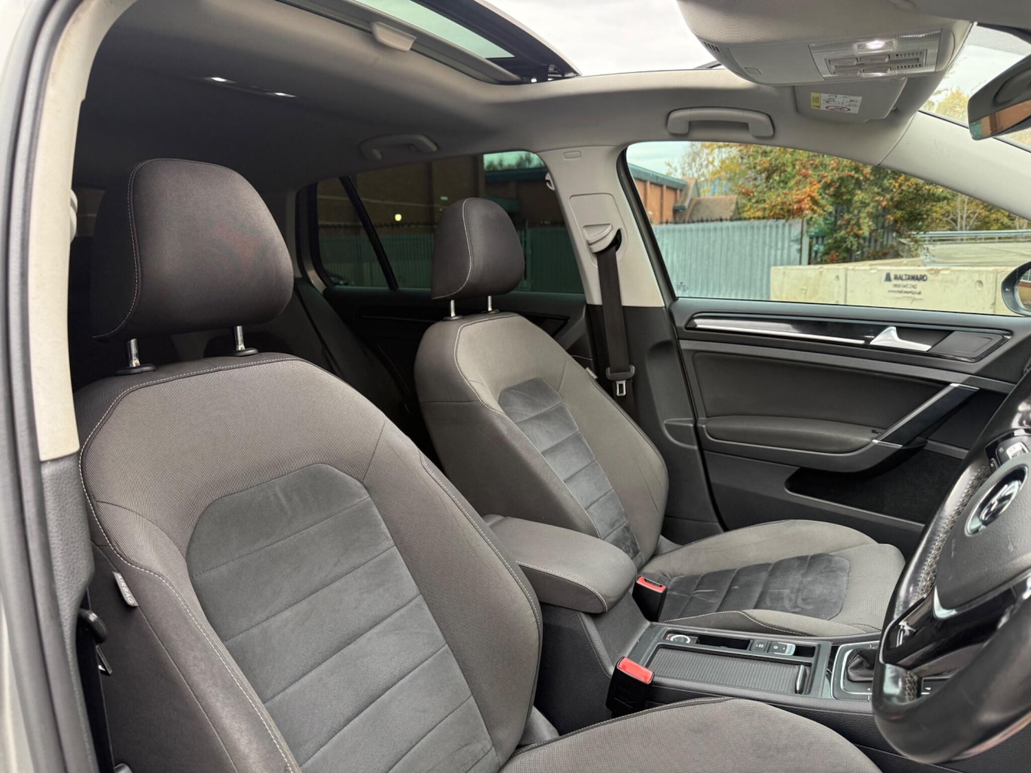 Used Volkswagen Golf 2016 for sale - 76484305: Photo 37