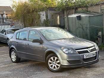 (55) - 1.6i 16v Club 5dr