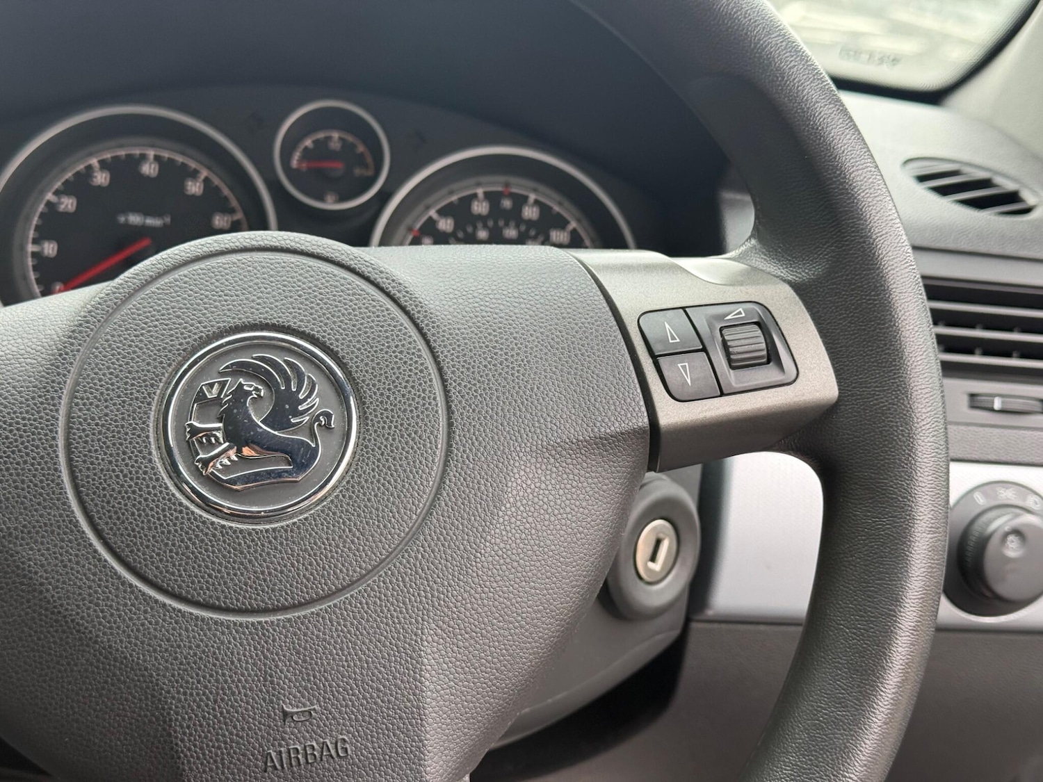 Used Vauxhall Astra 2005 for sale - 76408480: Photo 31