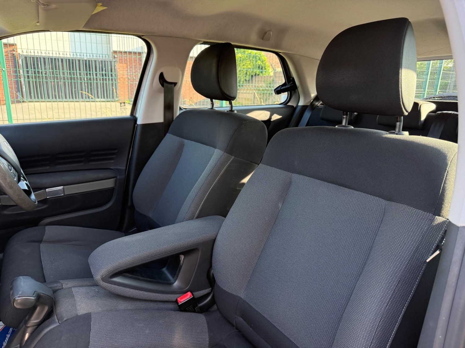 Used Citroen C4 Cactus 2014 for sale - 76409566: Photo 28