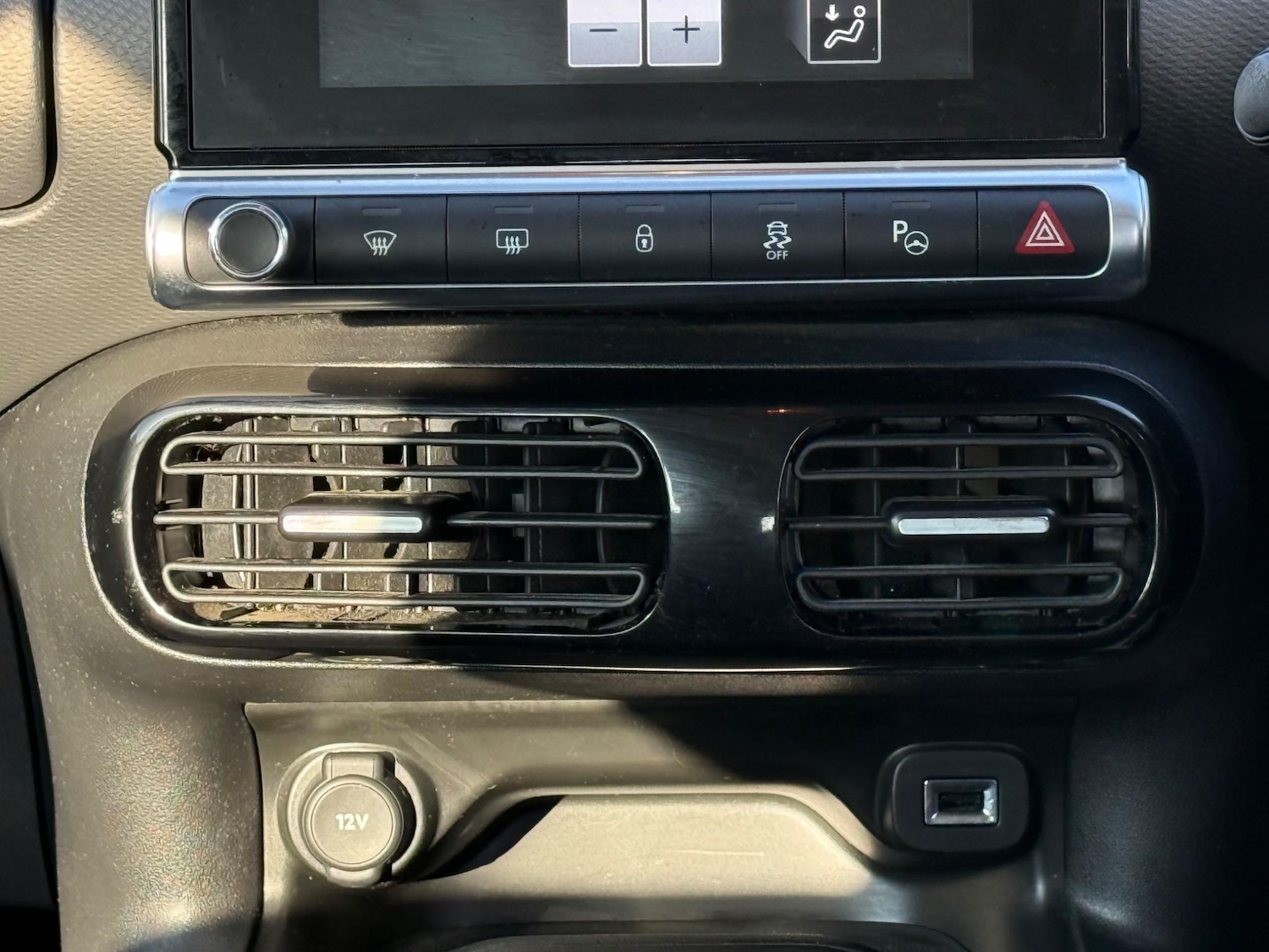 Used Citroen C4 Cactus 2014 for sale - 76409566: Photo 44