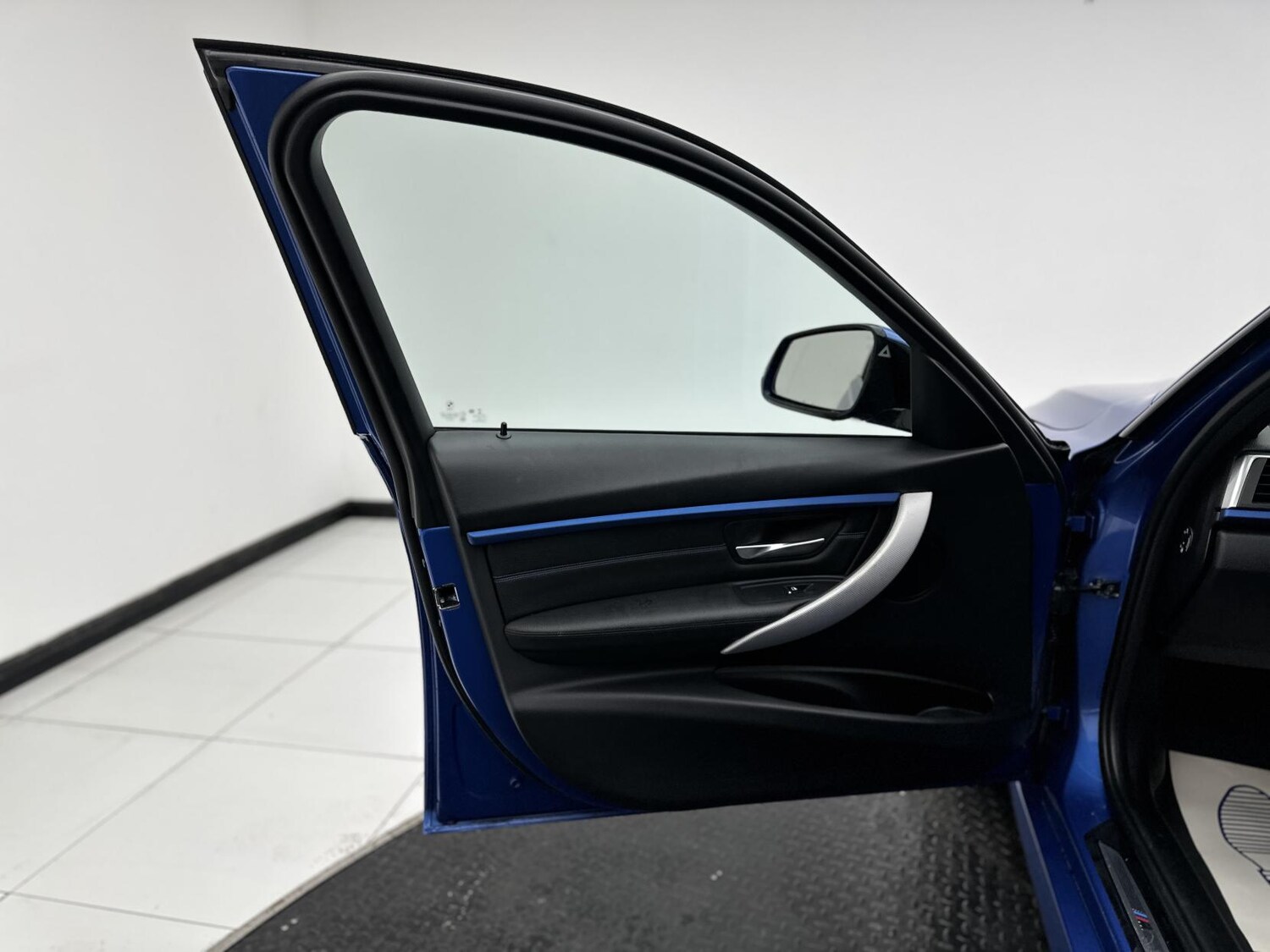 Used BMW 3 Series 2018 for sale - 78156423: Photo 32