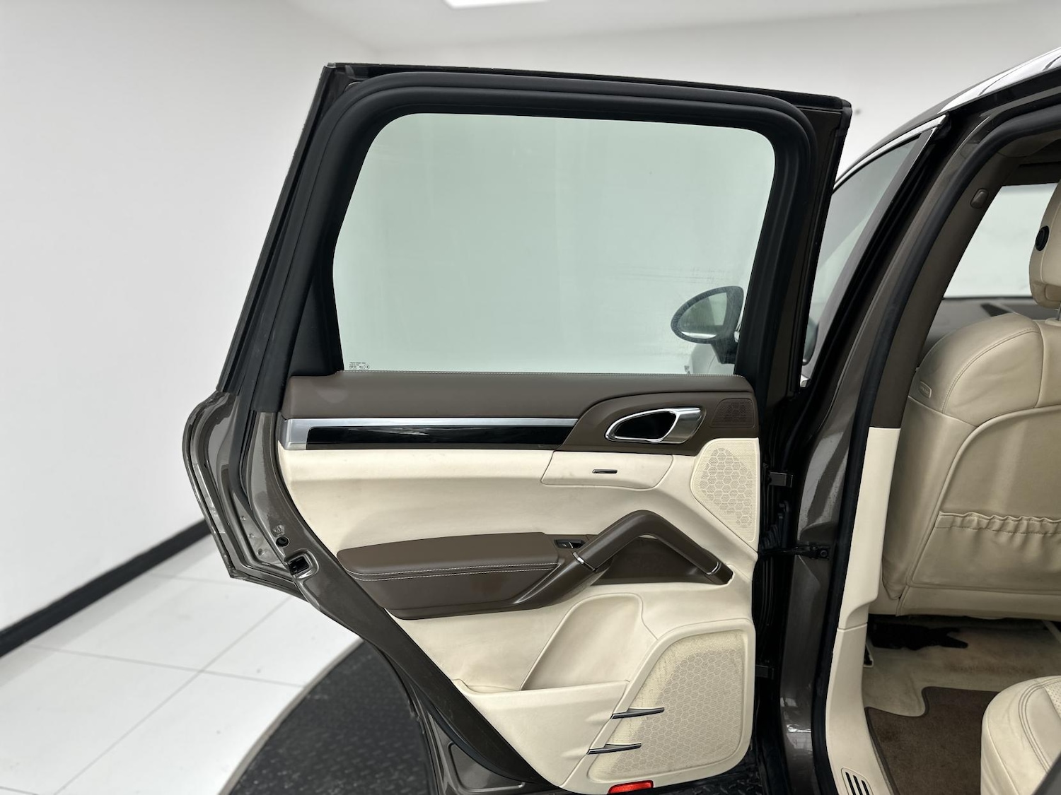 Used Porsche Cayenne 2013 for sale - 76452705: Photo 44