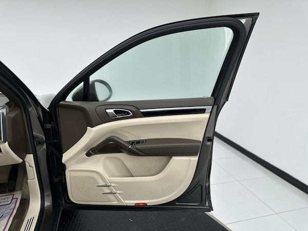 Used Porsche Cayenne 2013 for sale - 74524122: Photo 19