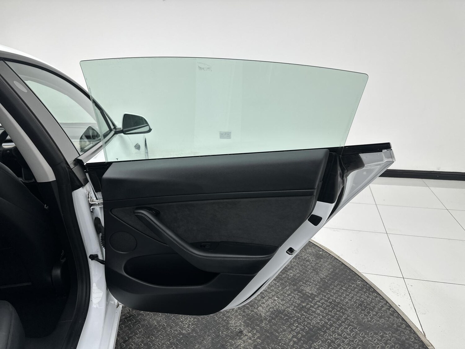 Used Tesla Model 3 2021 for sale - 76785538: Photo 28