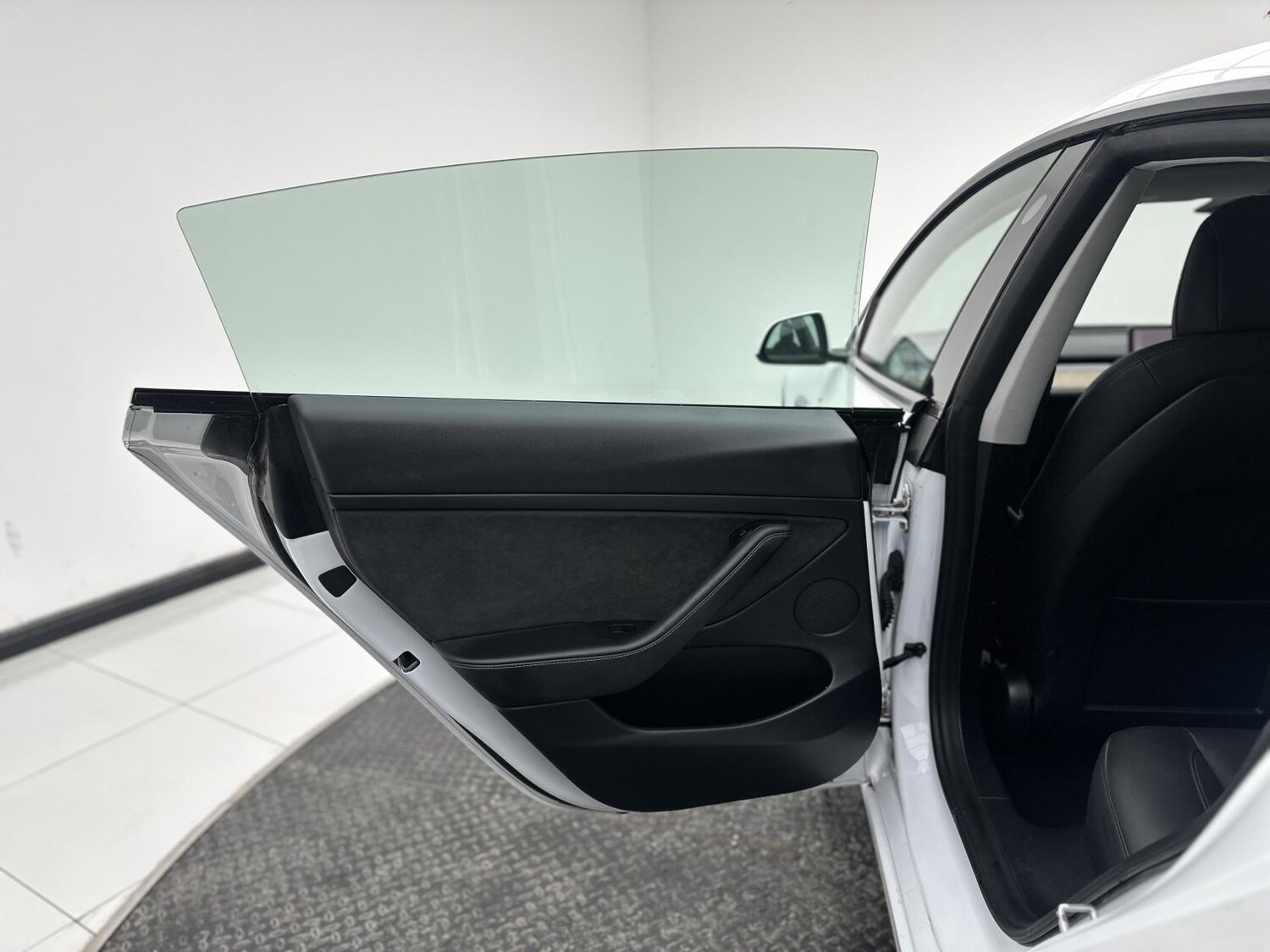 Used Tesla Model 3 2021 for sale - 76785538: Photo 31