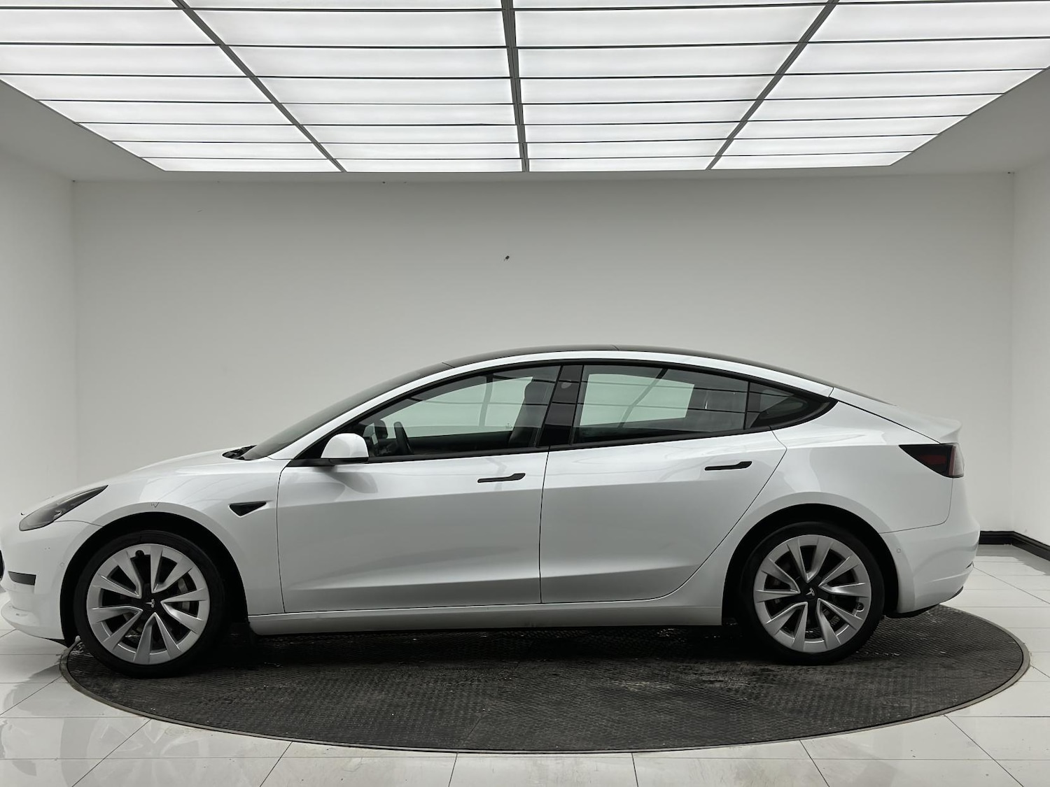 Used Tesla Model 3 2021 for sale - 76785538: Photo 4