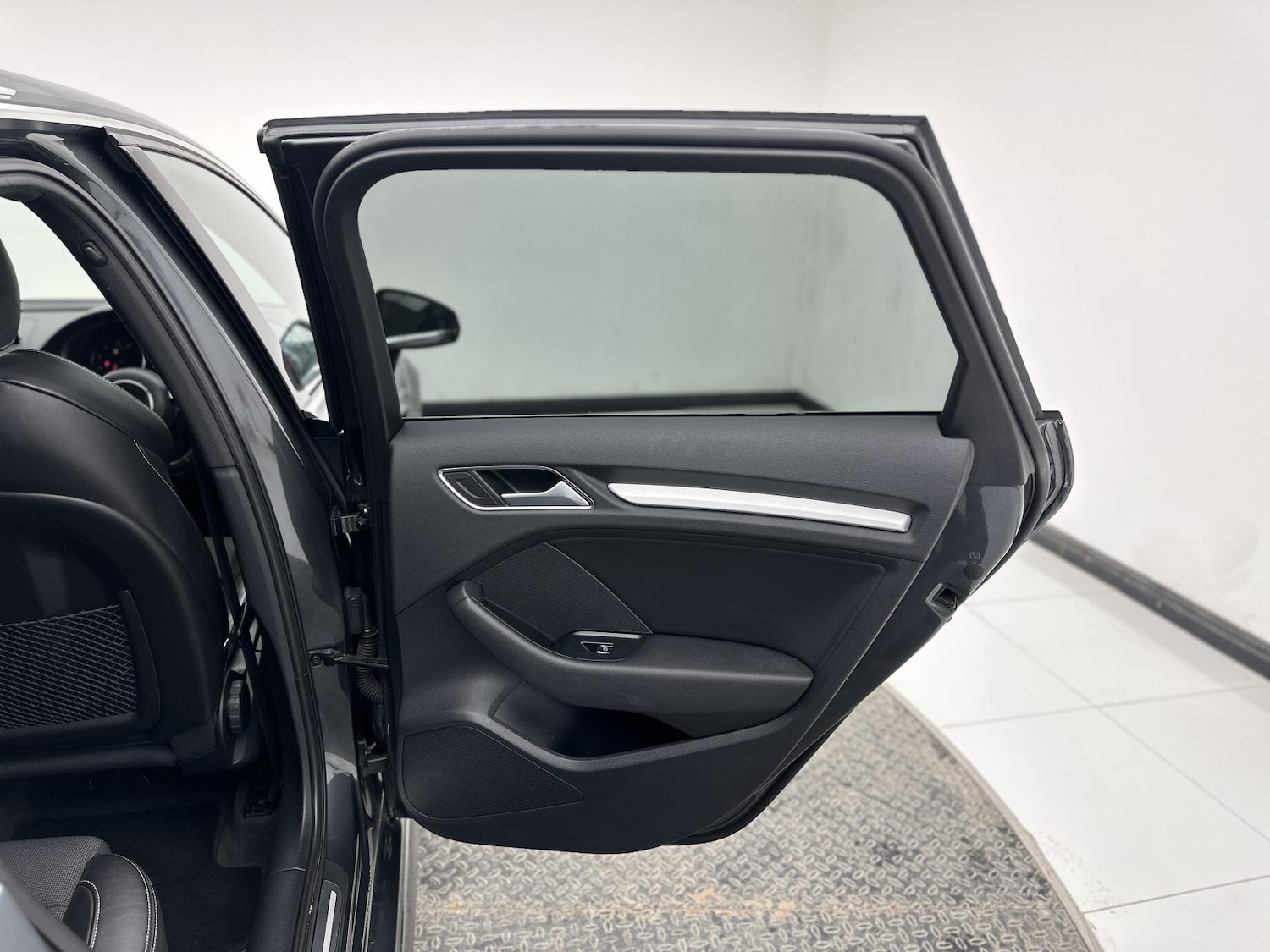 Used Audi A3 2014 for sale - 77921749: Photo 35