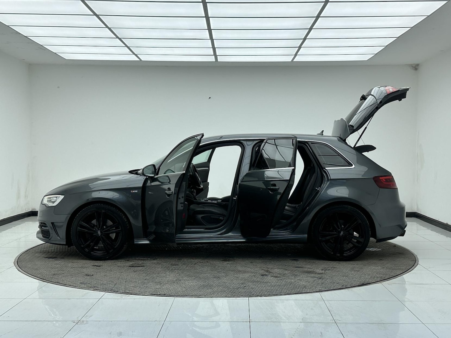 Used Audi A3 2014 for sale - 77921749: Photo 6