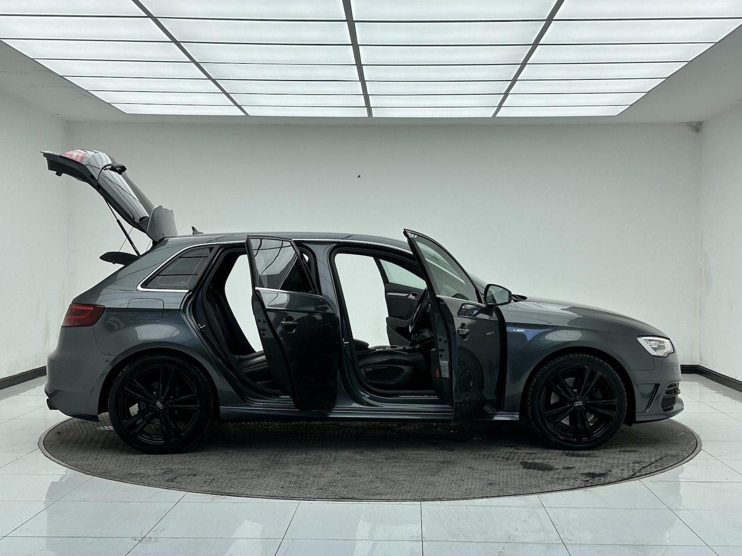 Used Audi A3 2014 for sale - 77921749: Photo 8