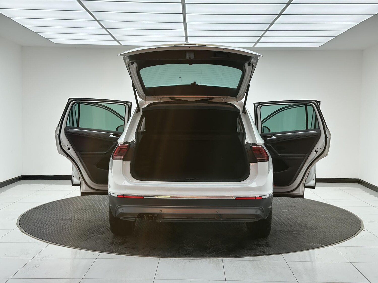 Used Volkswagen Tiguan 2018 for sale - 76071437: Photo 15