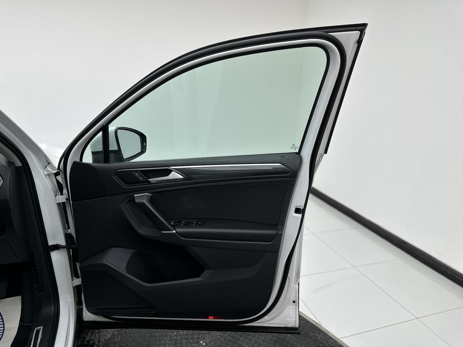 Used Volkswagen Tiguan 2018 for sale - 76071437: Photo 25