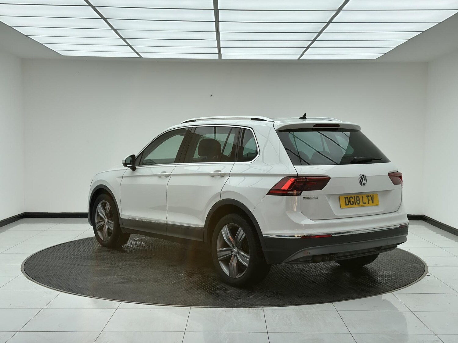 Used Volkswagen Tiguan 2018 for sale - 76071437: Photo 5